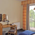 Businesszimmer mit Balkon (business room with balcony)