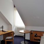 Einzelzimmer (single room)